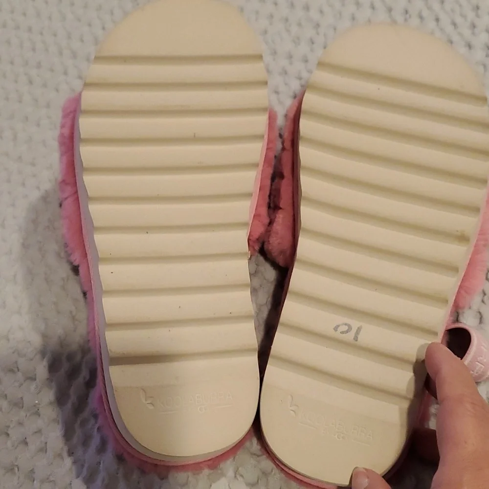 Koolaburra by UGG Slippers Size 2 (#1)